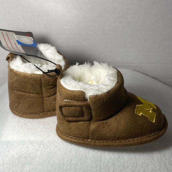 3/$20 💞 NWT NCAA Baby Michigan Bootie - Picture 5 of 7
